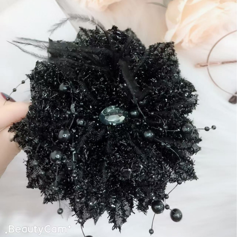 Versatile Shiny Shark Clip wit - đánh giá và giá Travel Accessories Aesthetic